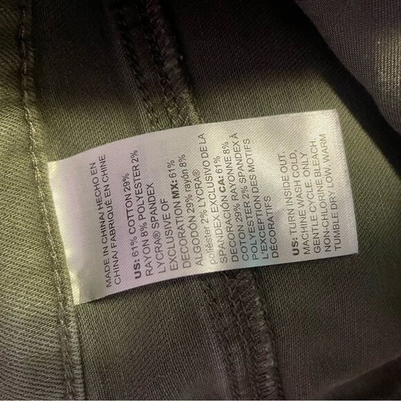 Chico's So Slimming Girlfriend Slim Leg Crop Chino Green Embroidered Size 12 - Picture 13 of 13